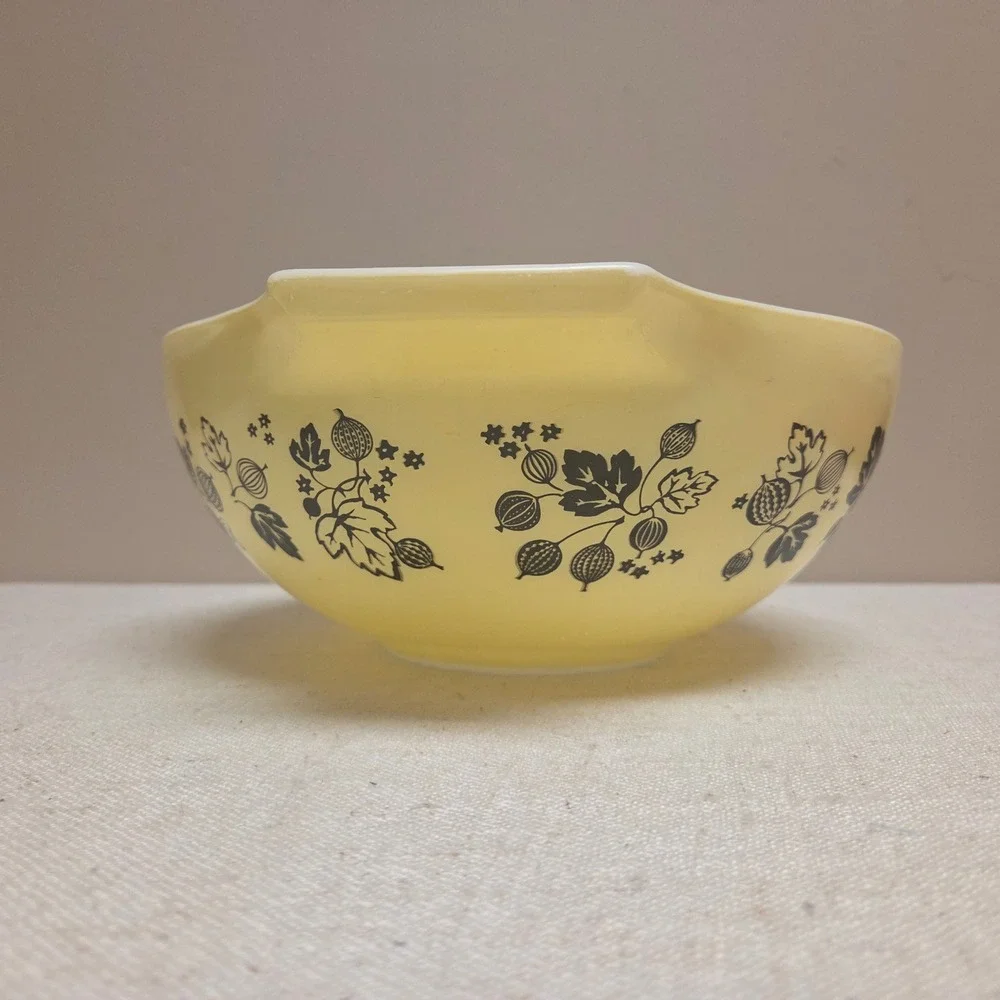 Vintage Pyrex Gooseberry Cinderella Mixing Bowl 441 Yellow Black
